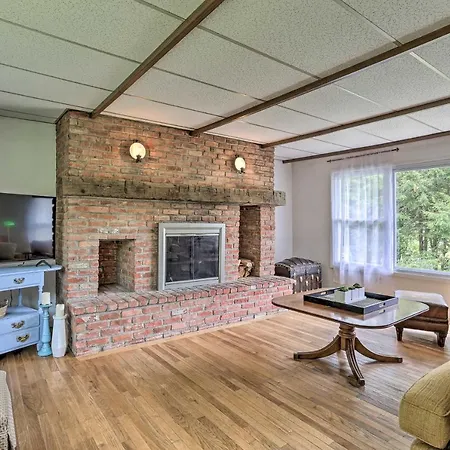Spacious Sullivan County House With Fire Pit